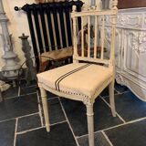 Ancienne chaise patinée gris taupe