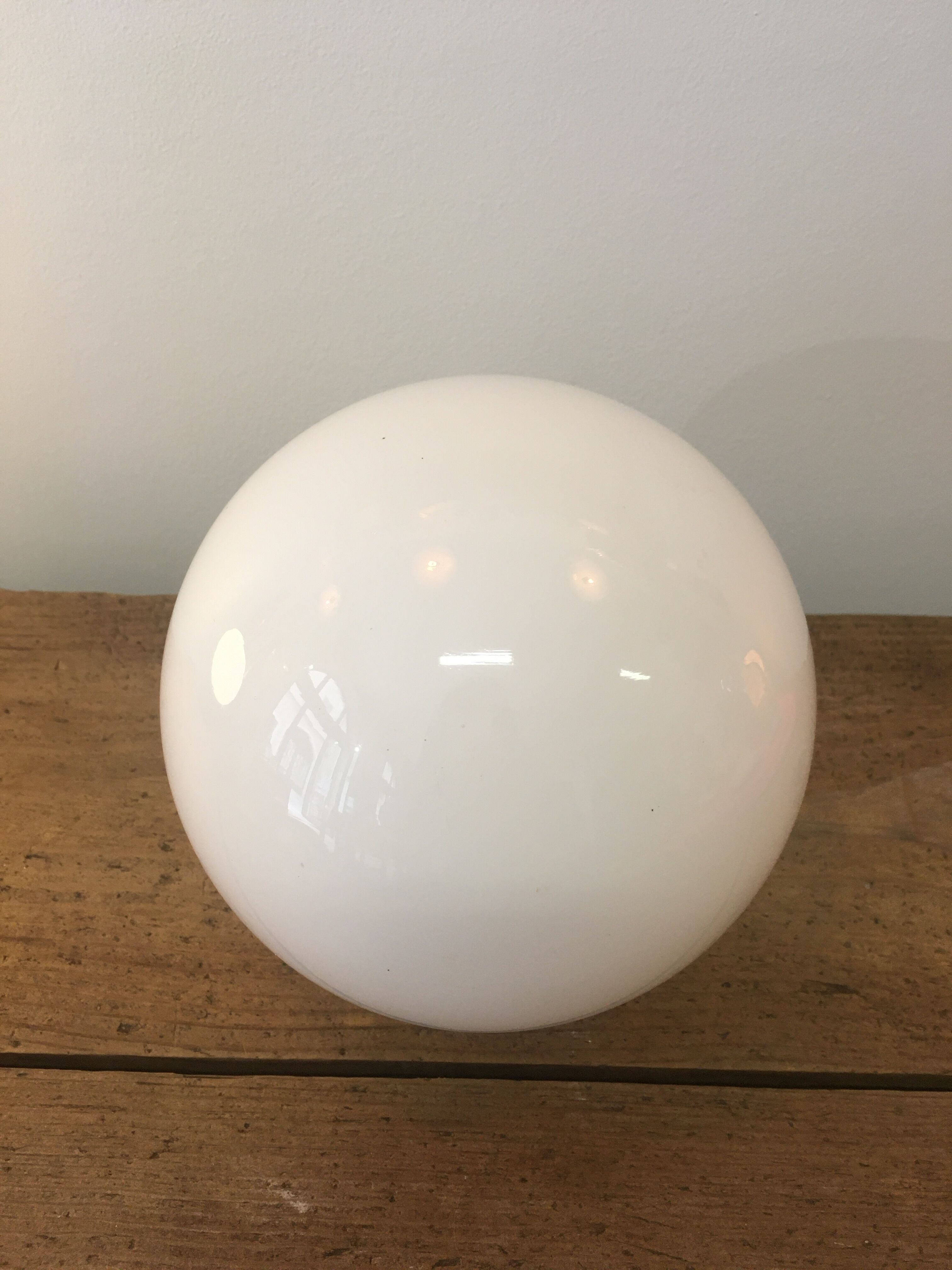 White glass globe ø20 cm