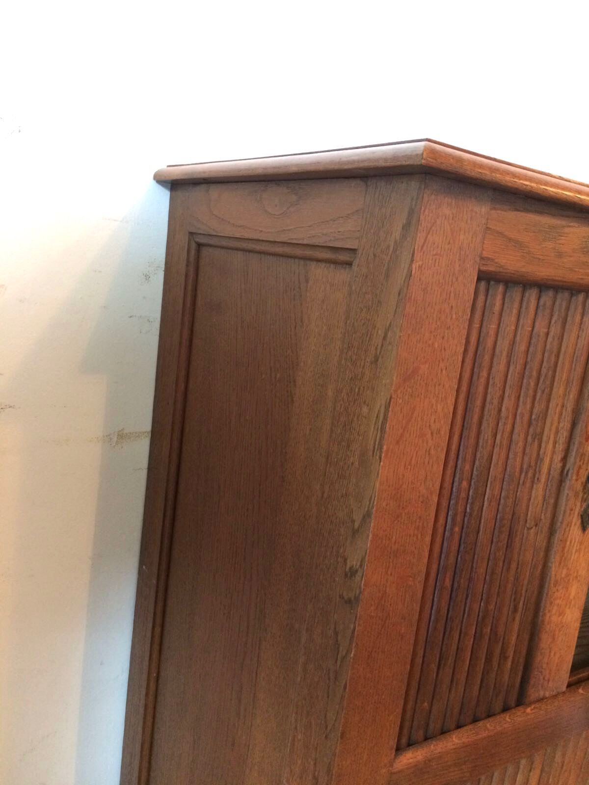 Meuble à rideaux
