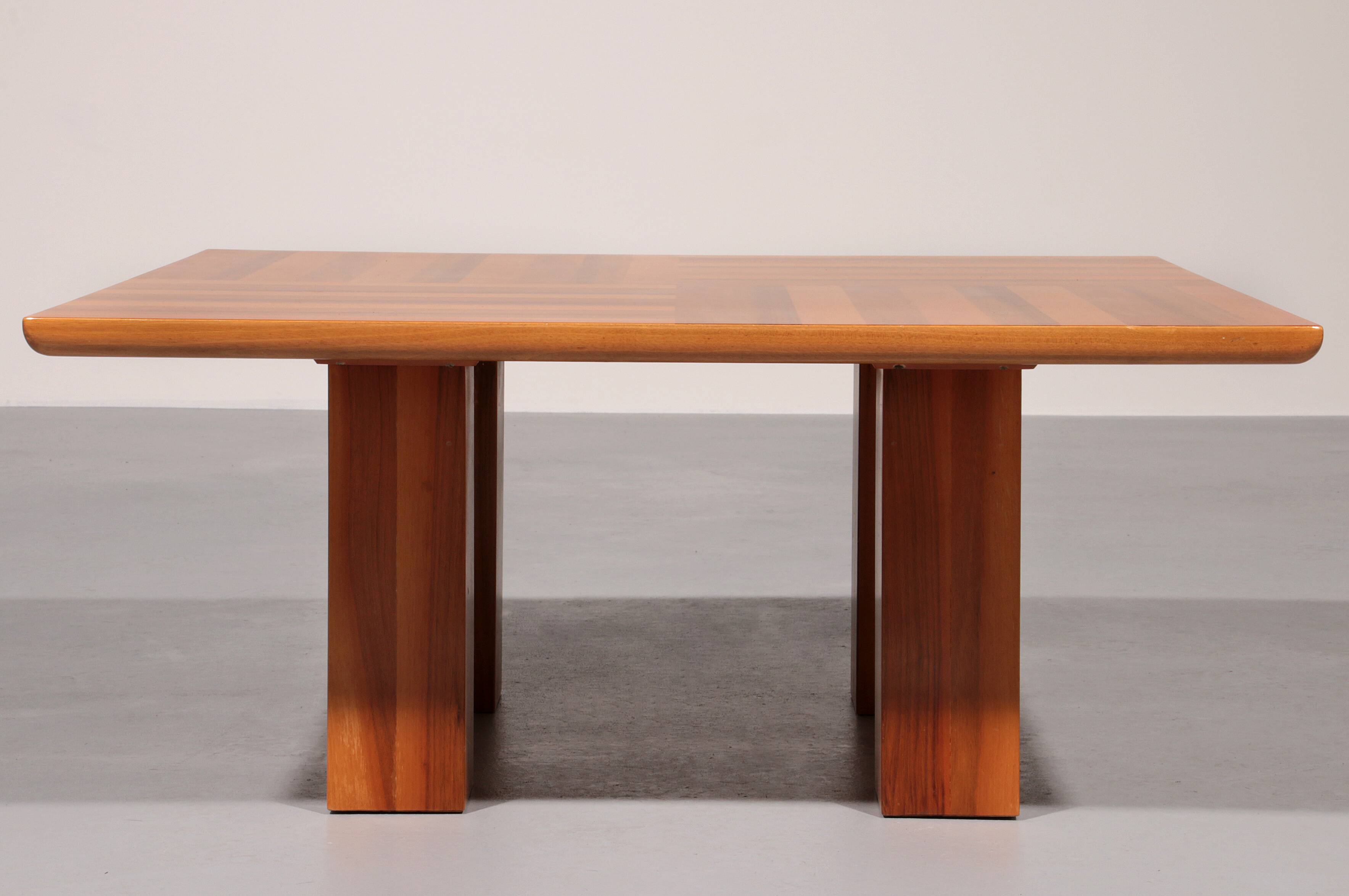 Exquisite Walnut Coffee Table – A Masterpiece of Italian Modernis