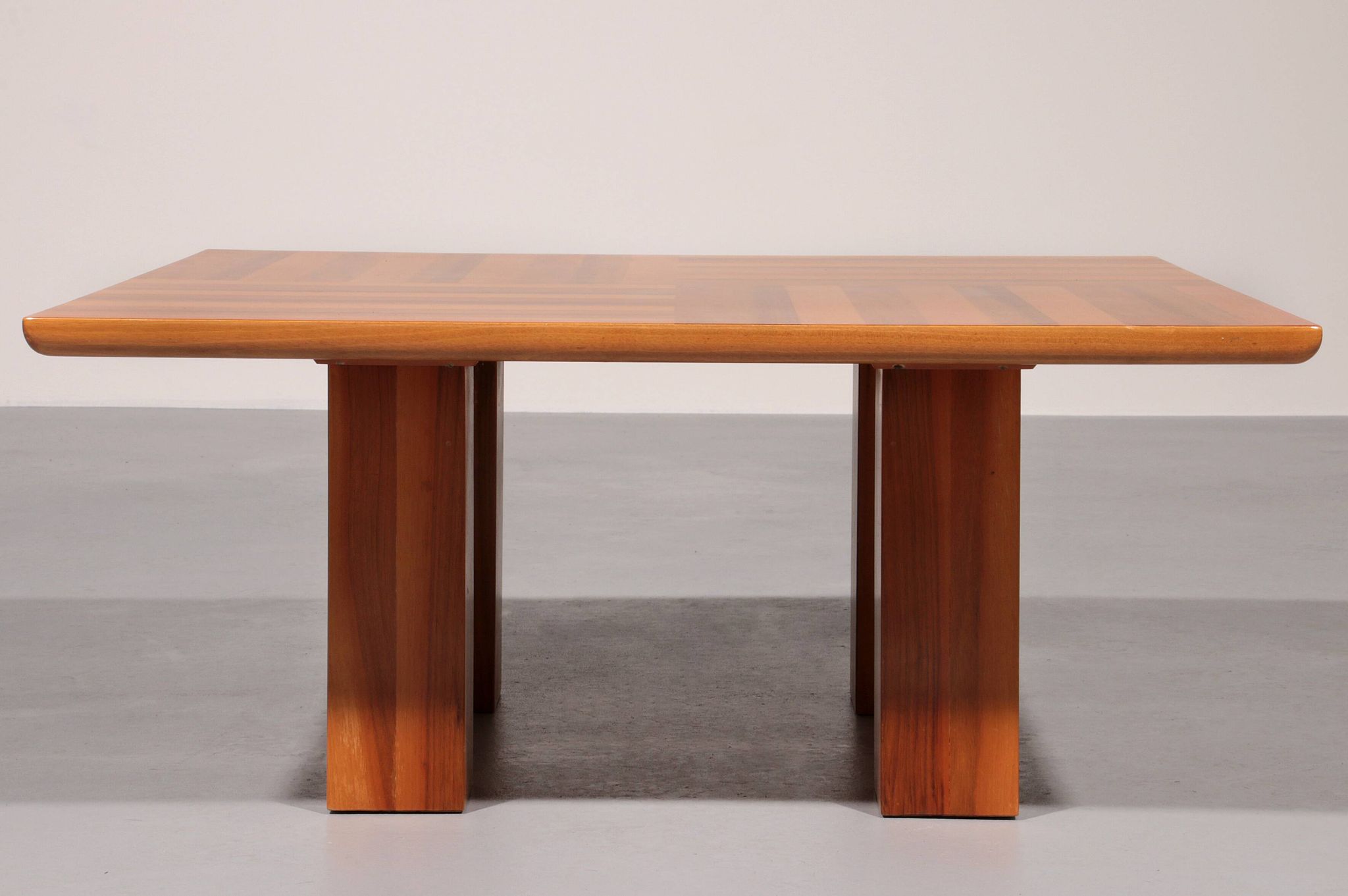 Exquisite Walnut Coffee Table – A Masterpiece of Italian Modernis