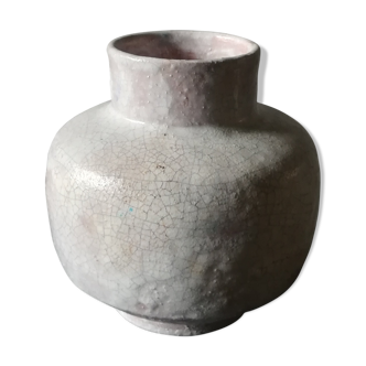 Vase covered white crusty and cracked ceramic,