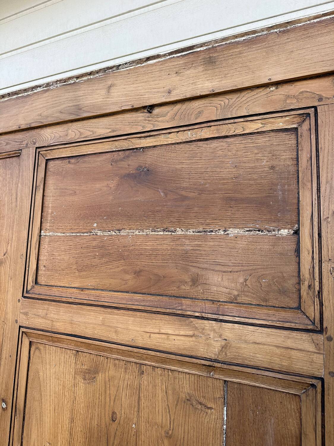 20th-century wood paneling element or mantelpiece