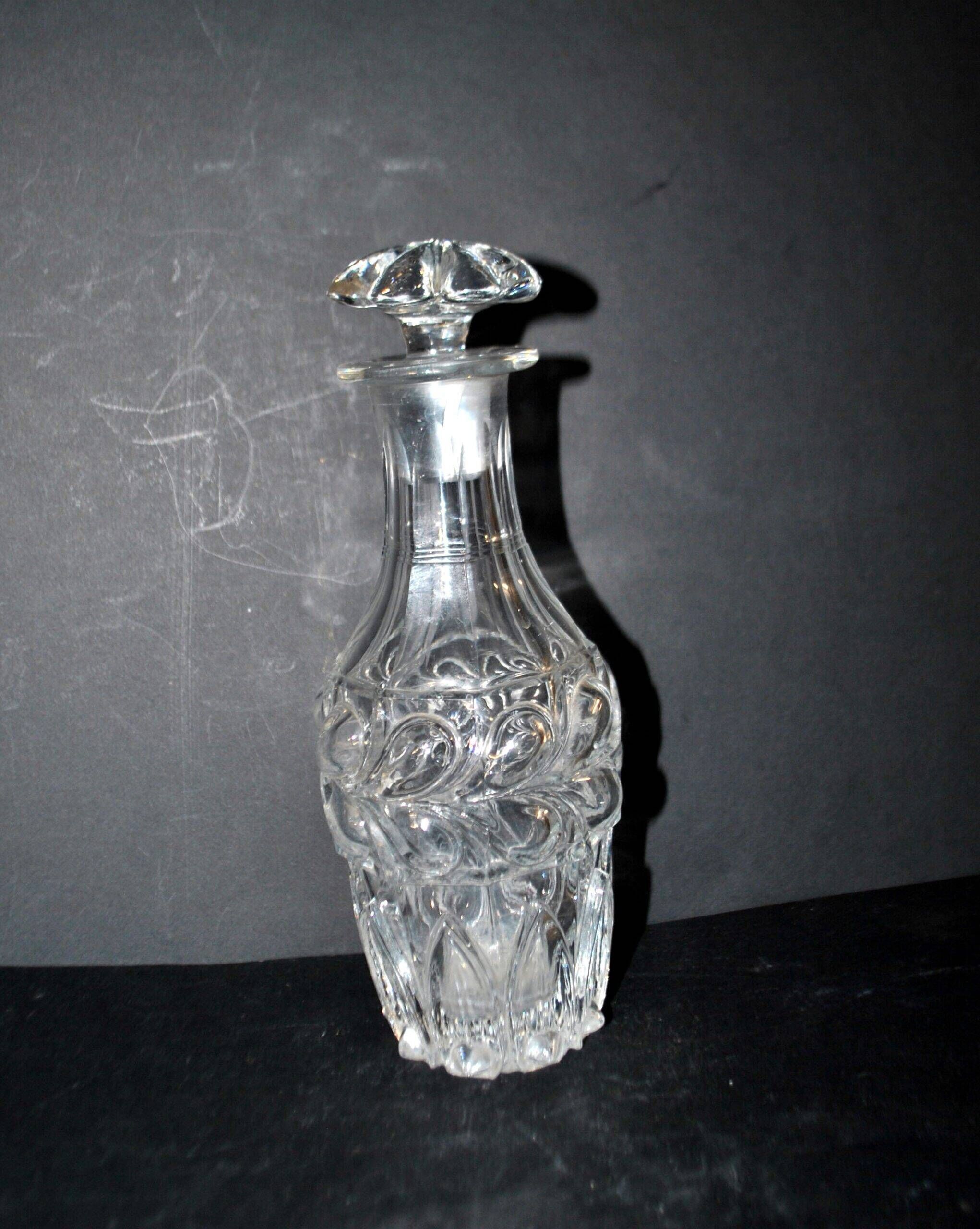 Cut crystal liqueur carafe Laurier Saint-Louis 1840