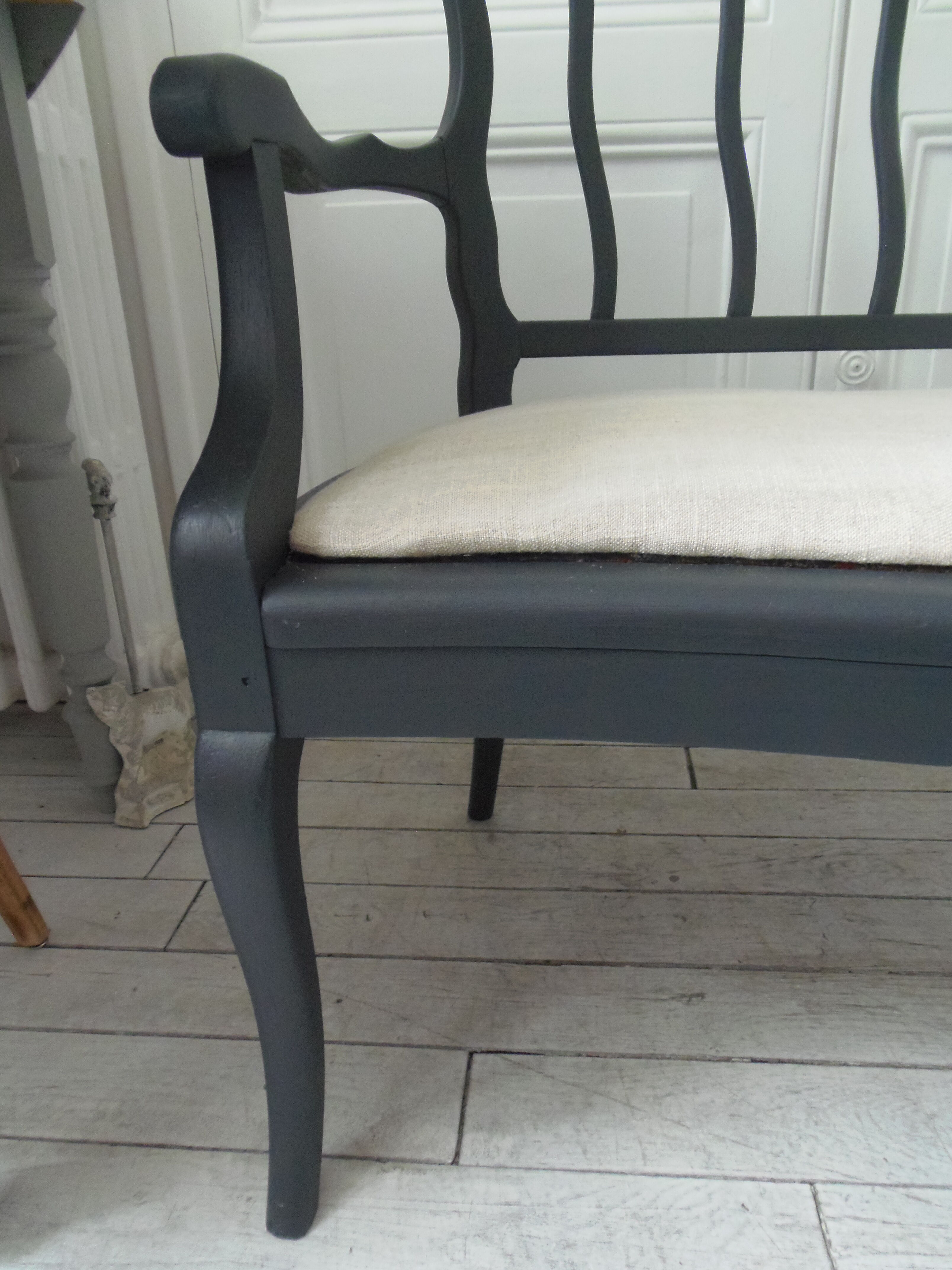 Old bench slate gray waxed finish, seat composed of a cake