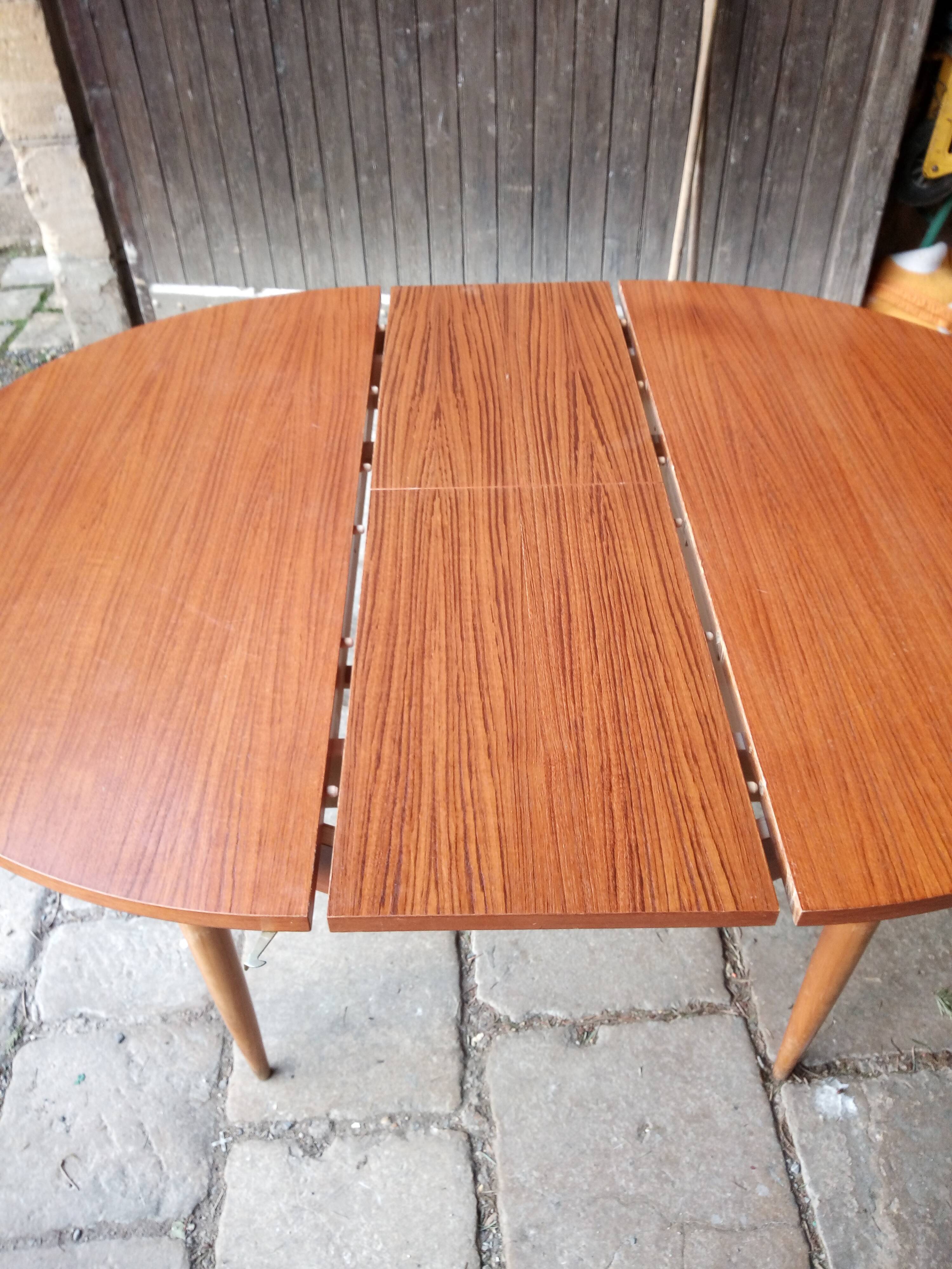 Round table expandable vintage