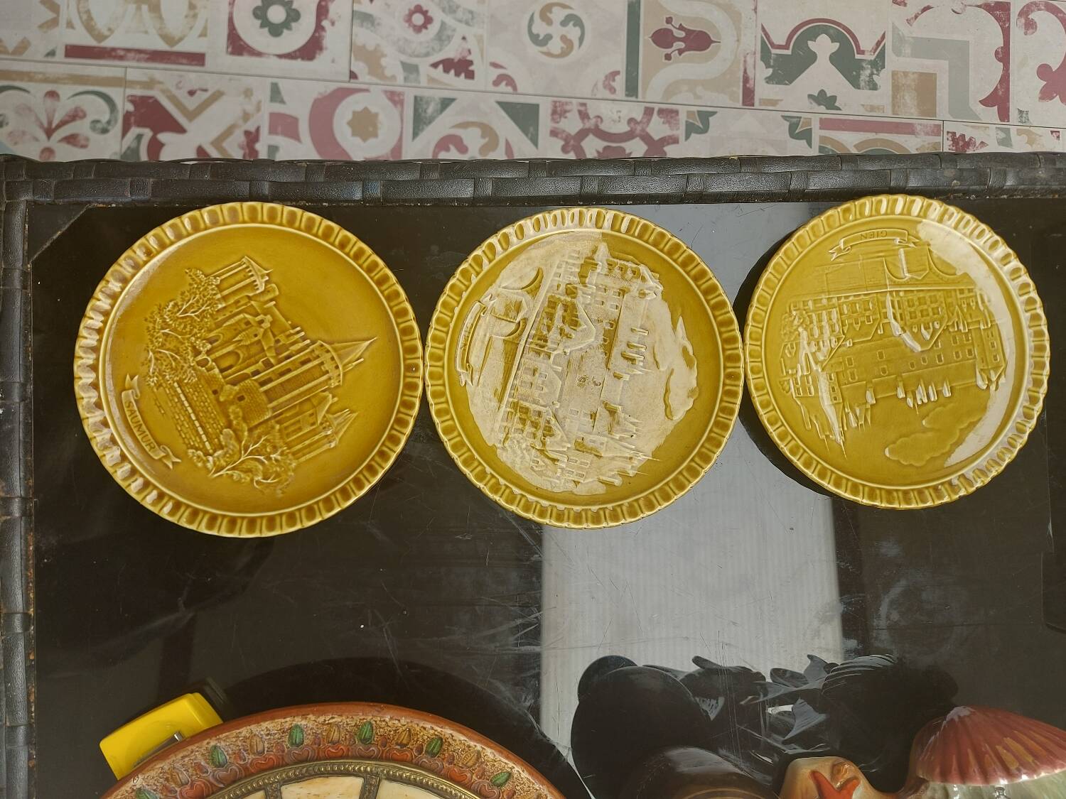 3 Gien earthenware plates