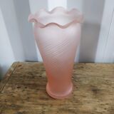 Vase en verre soufflé forme tulipe rose pastel ancien