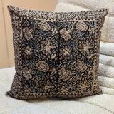 Coussin block print fleurs “jardin indien” - brun/bleu