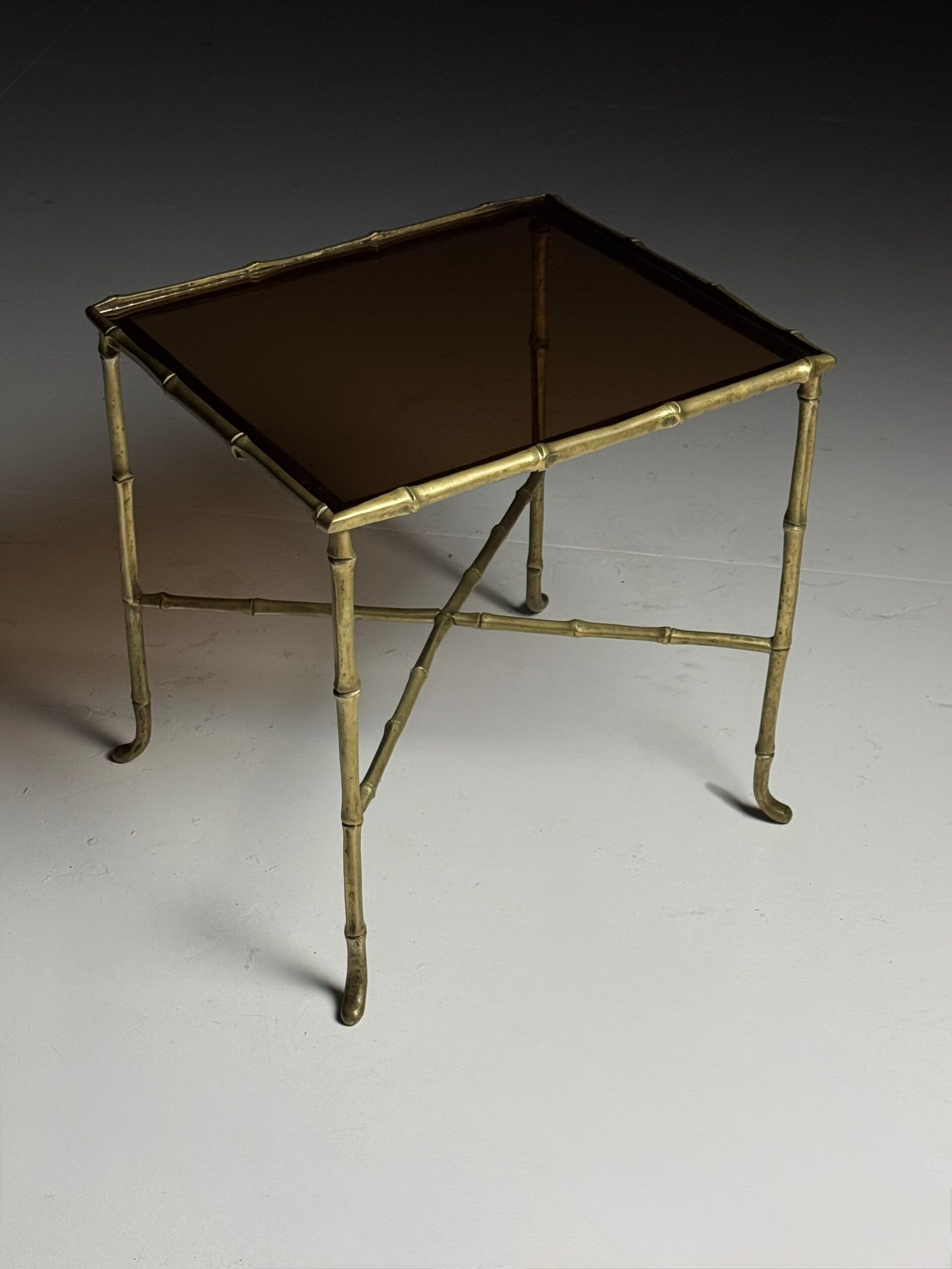 Table d'appoint en faux bambou