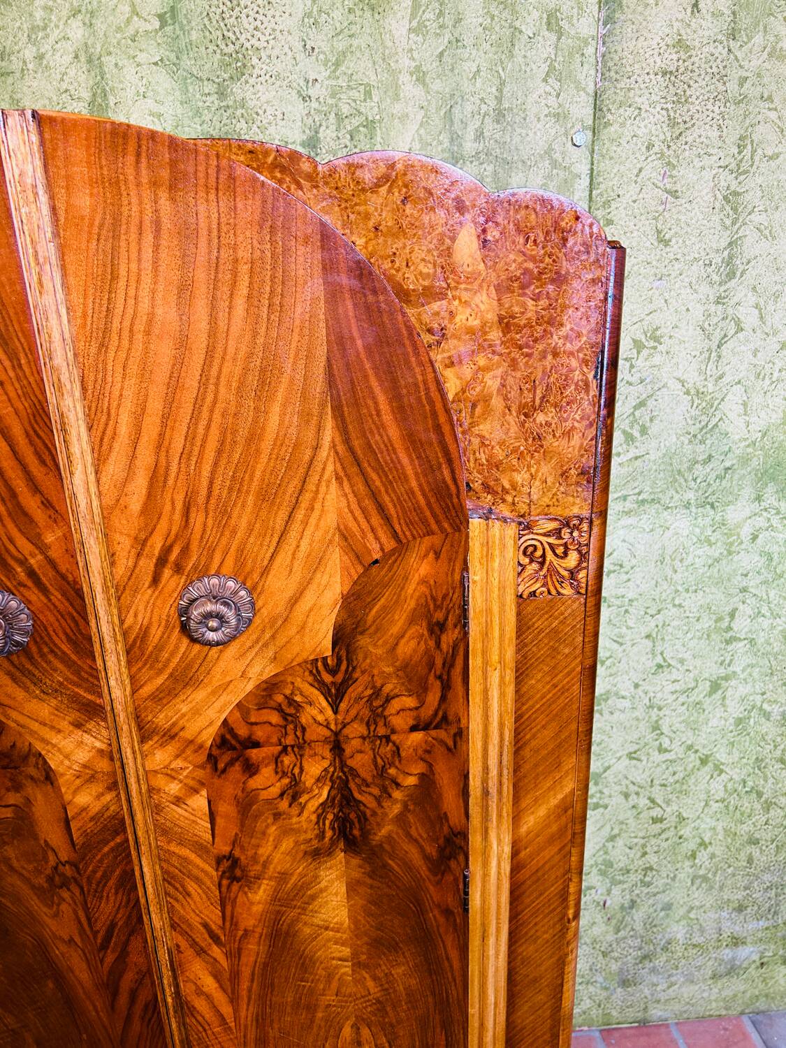 Art decó vintage Brocante burr walnut compactum wardrobe 1920-1930