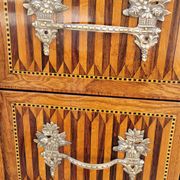 Commode sauteuse Louis XVI en marqueterie 19ème