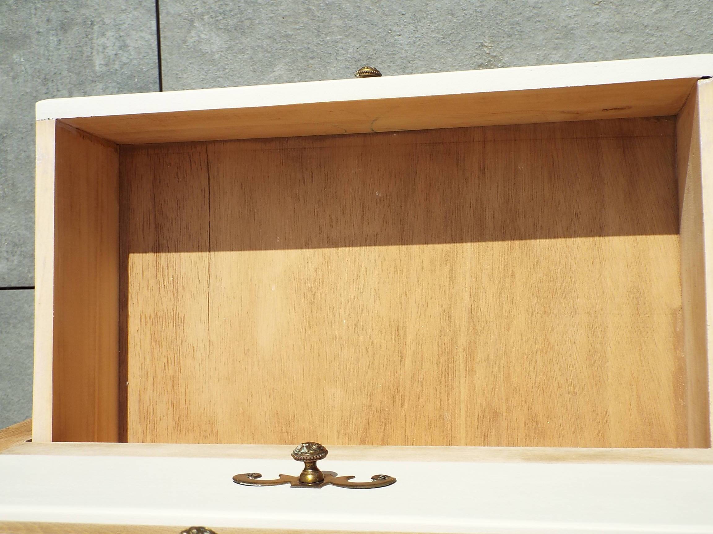 Chest of drawers with 5 drawers