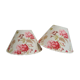 Paire d'abat-jours en tissu ancien style classique avec motifs d'hortensias