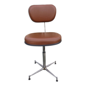 Chaise de bureau vintage de marque mirima réglable  avec dessus simili cuir marron et pied métal