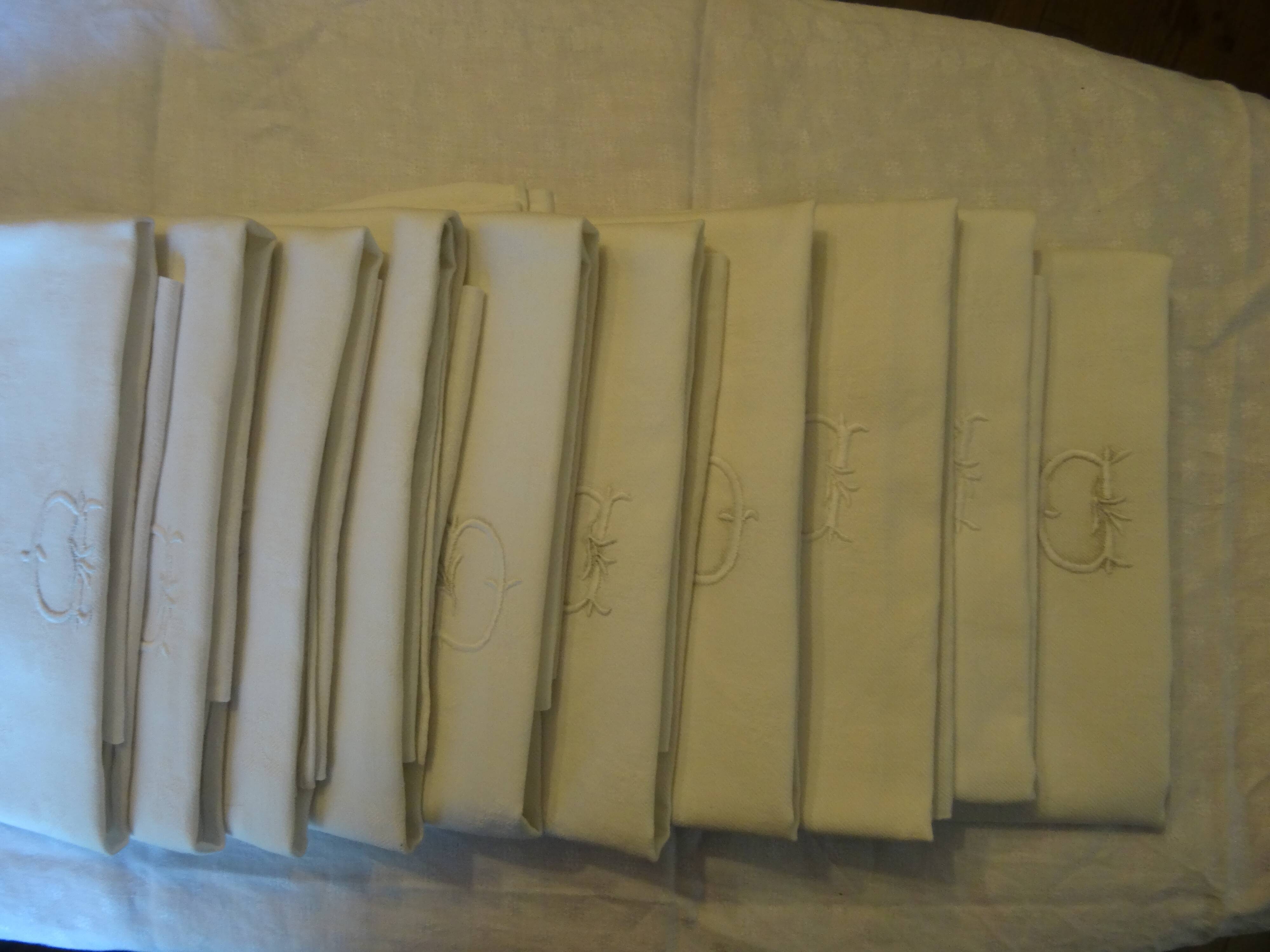 Lot de 10 serviettes de table monogrammées