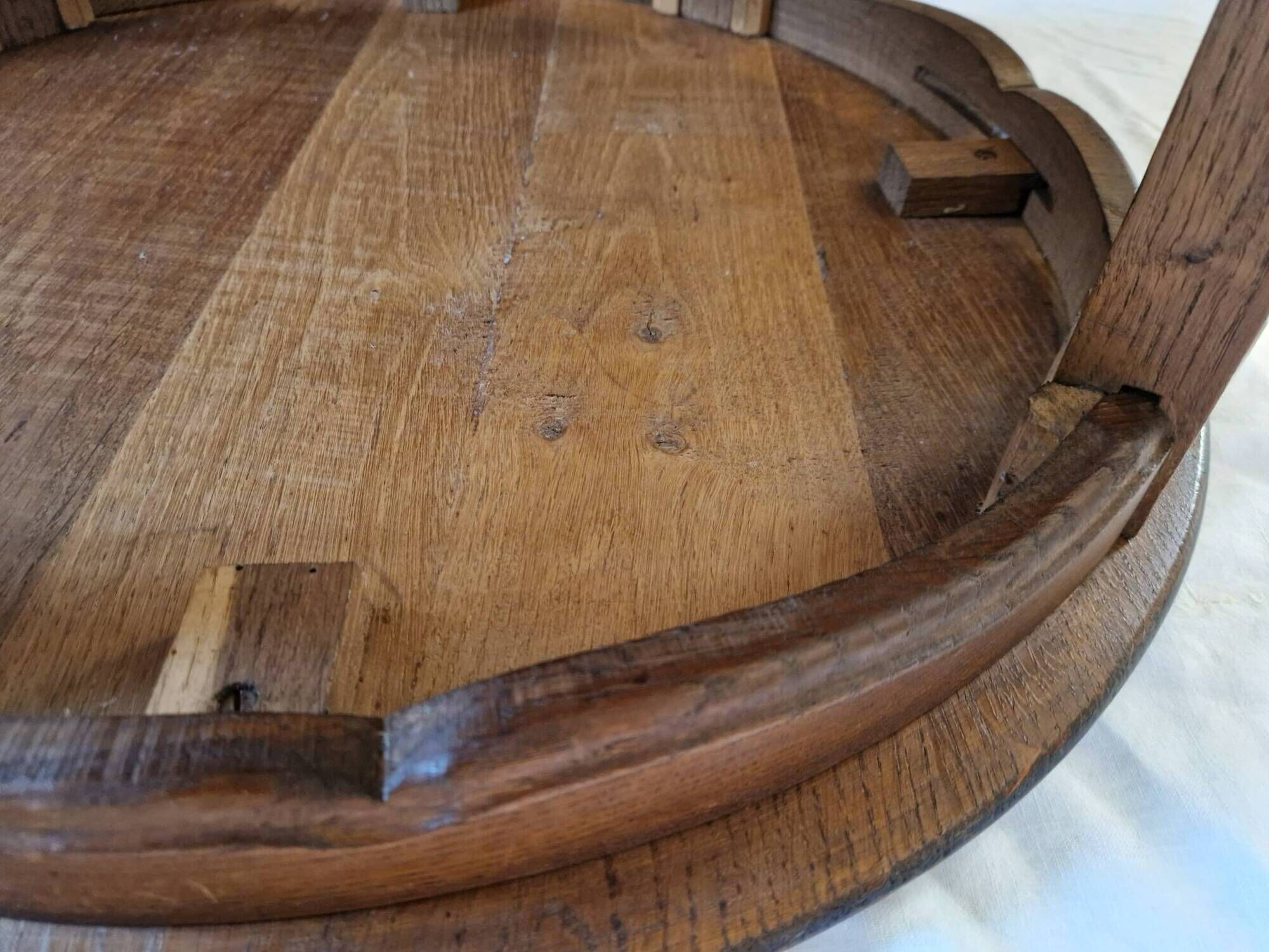 Round walnut gueridon with two tiers – Louis XV style – Perfect condition