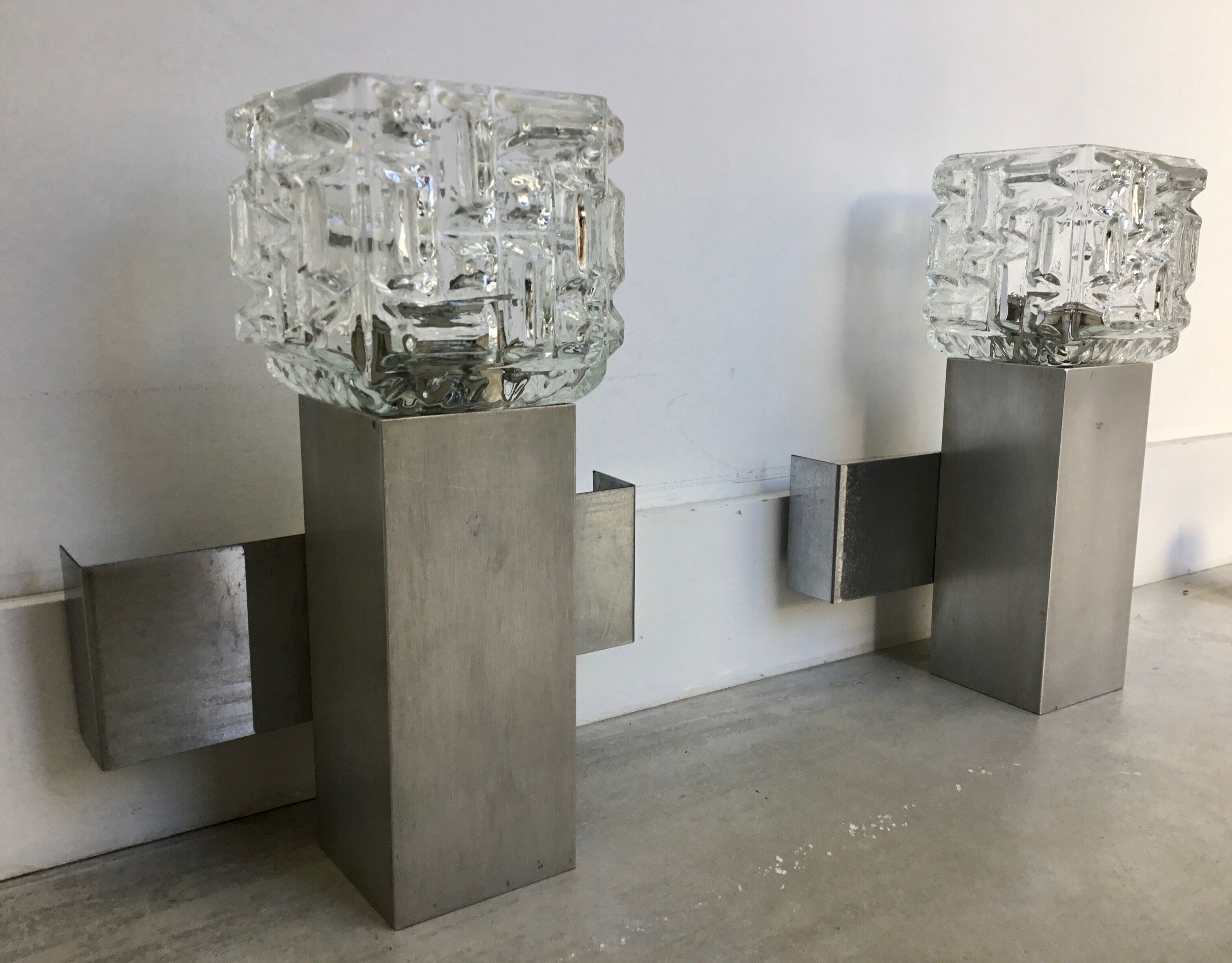 Pair of space age cubist wall lamps in brushed aluminum - design 1970