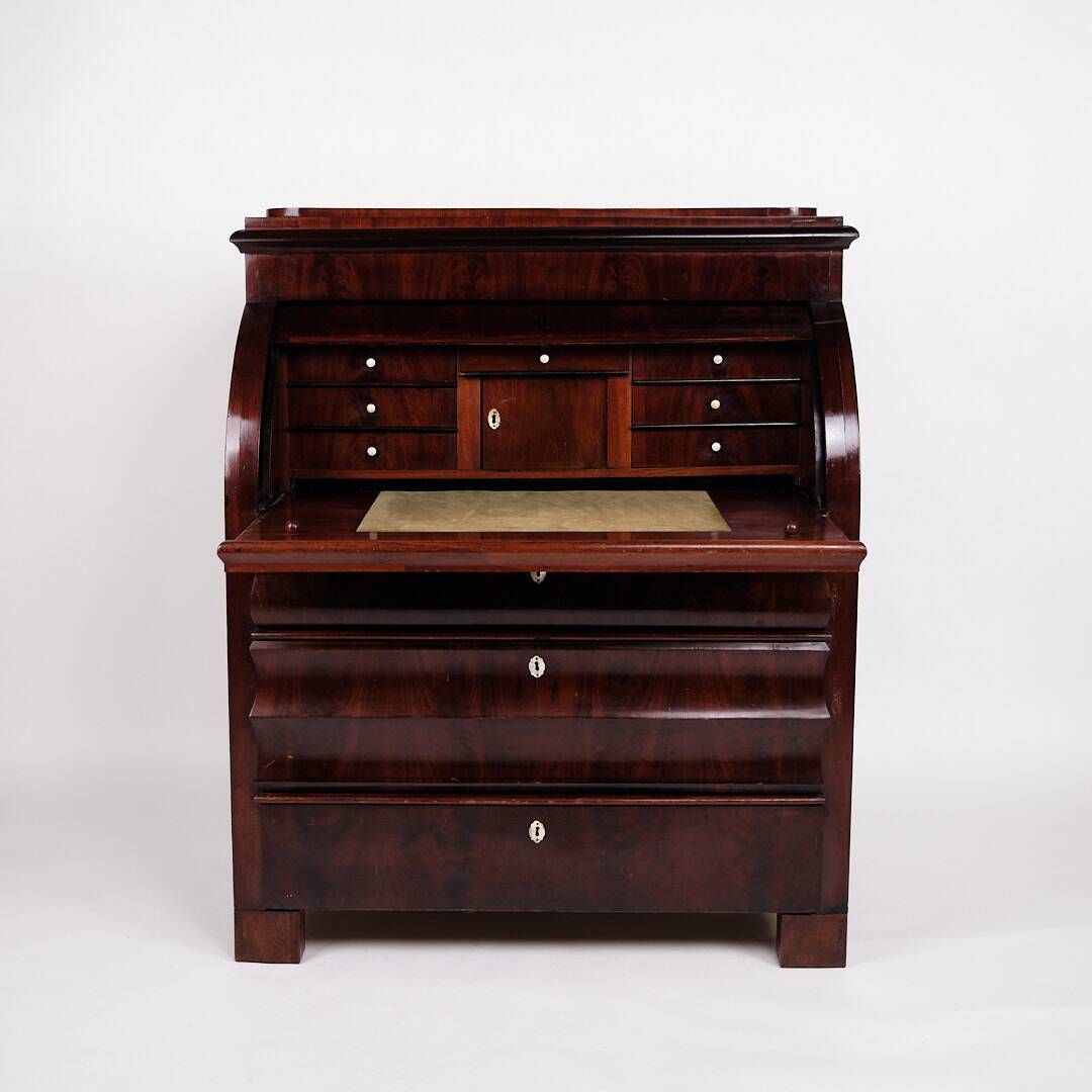 Chatol - Hand polished mahogany - Mother of pearl fittings & leg knobs - Year 1860s