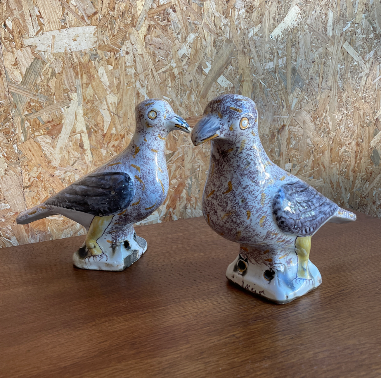 Pair of faience ridge pigeons, dating from 1835