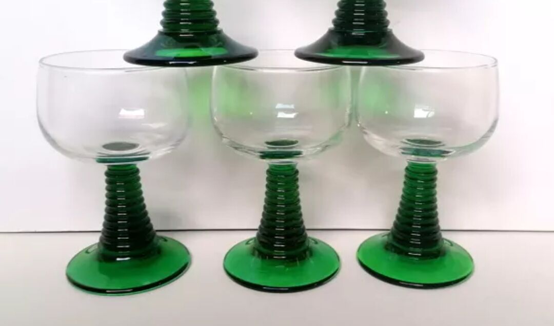 6 verres à vin d'Alsace pied torsadé vert