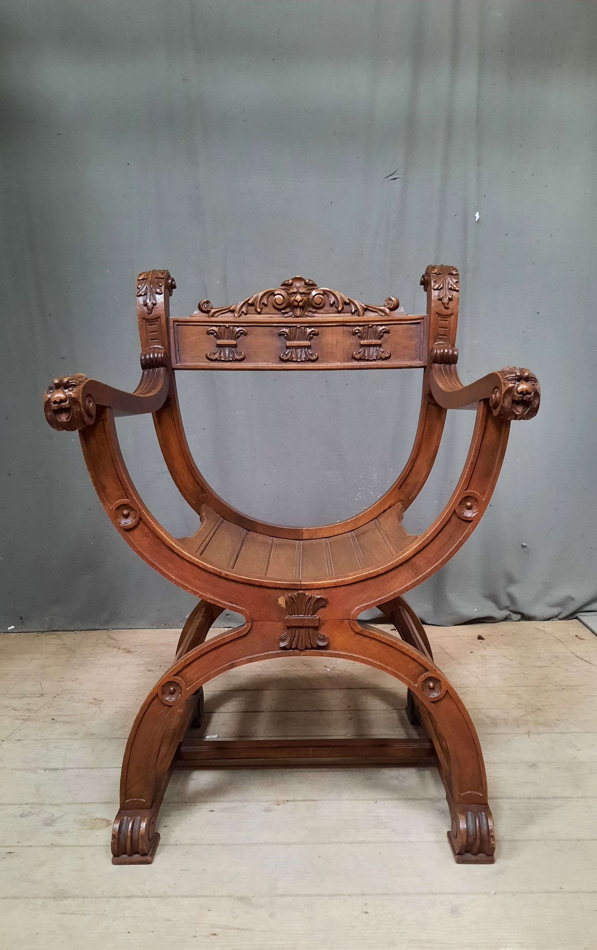 Faiteuil "Dagobert" in walnut