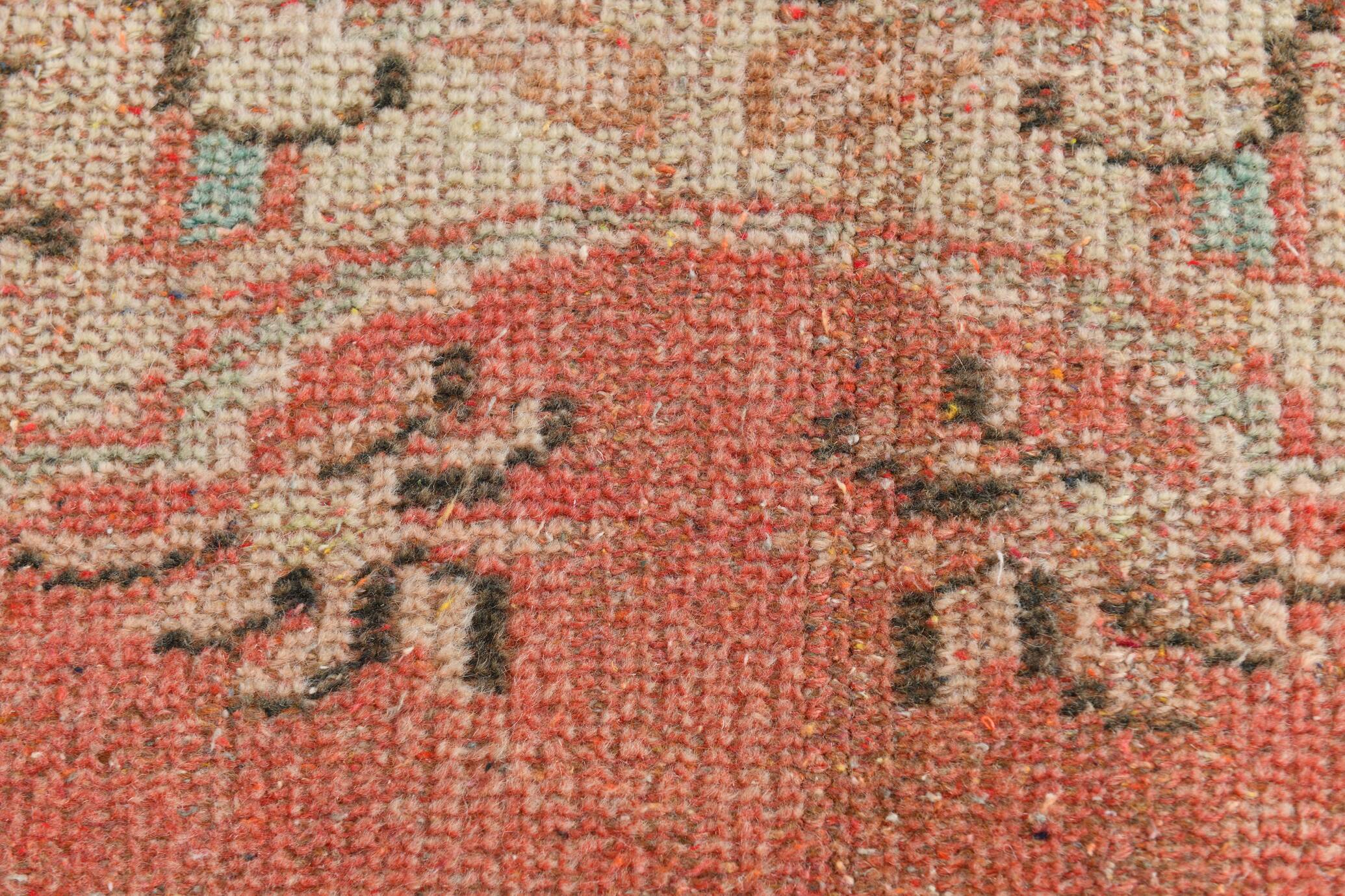 Tapis Anatolien Vintage Fait Main en Laine, Tons Rose Fané, Beige & Bleu