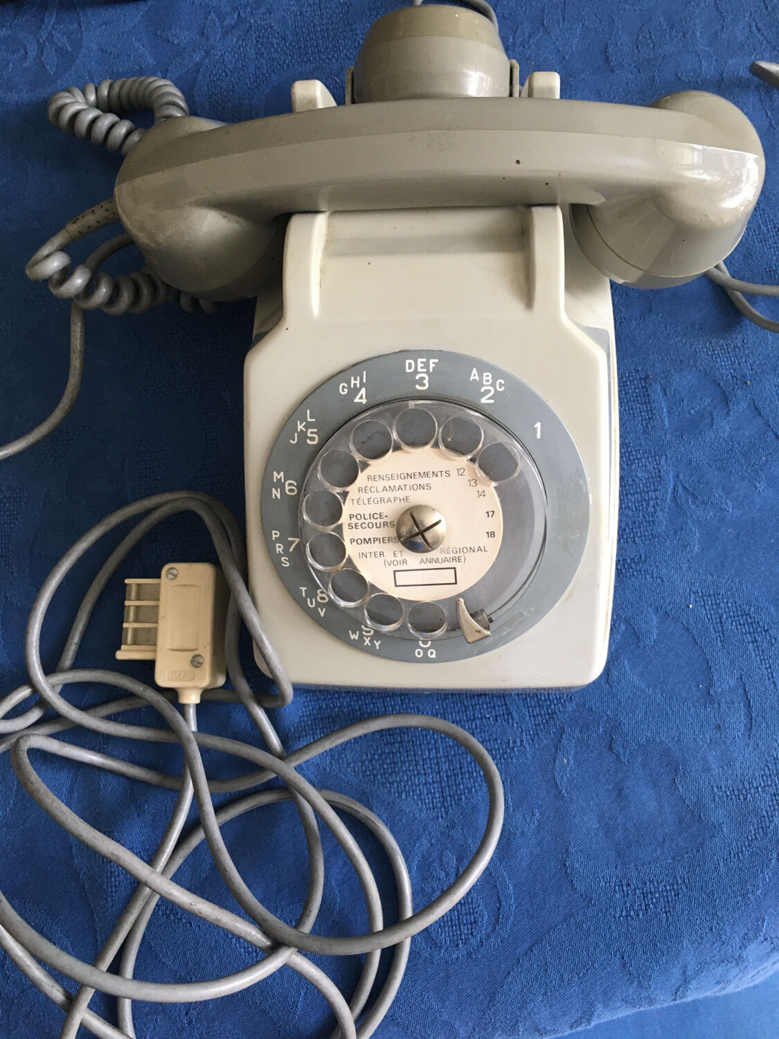 Lot de 4 telephones vintage