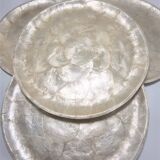 Set of mother-of-pearl plates