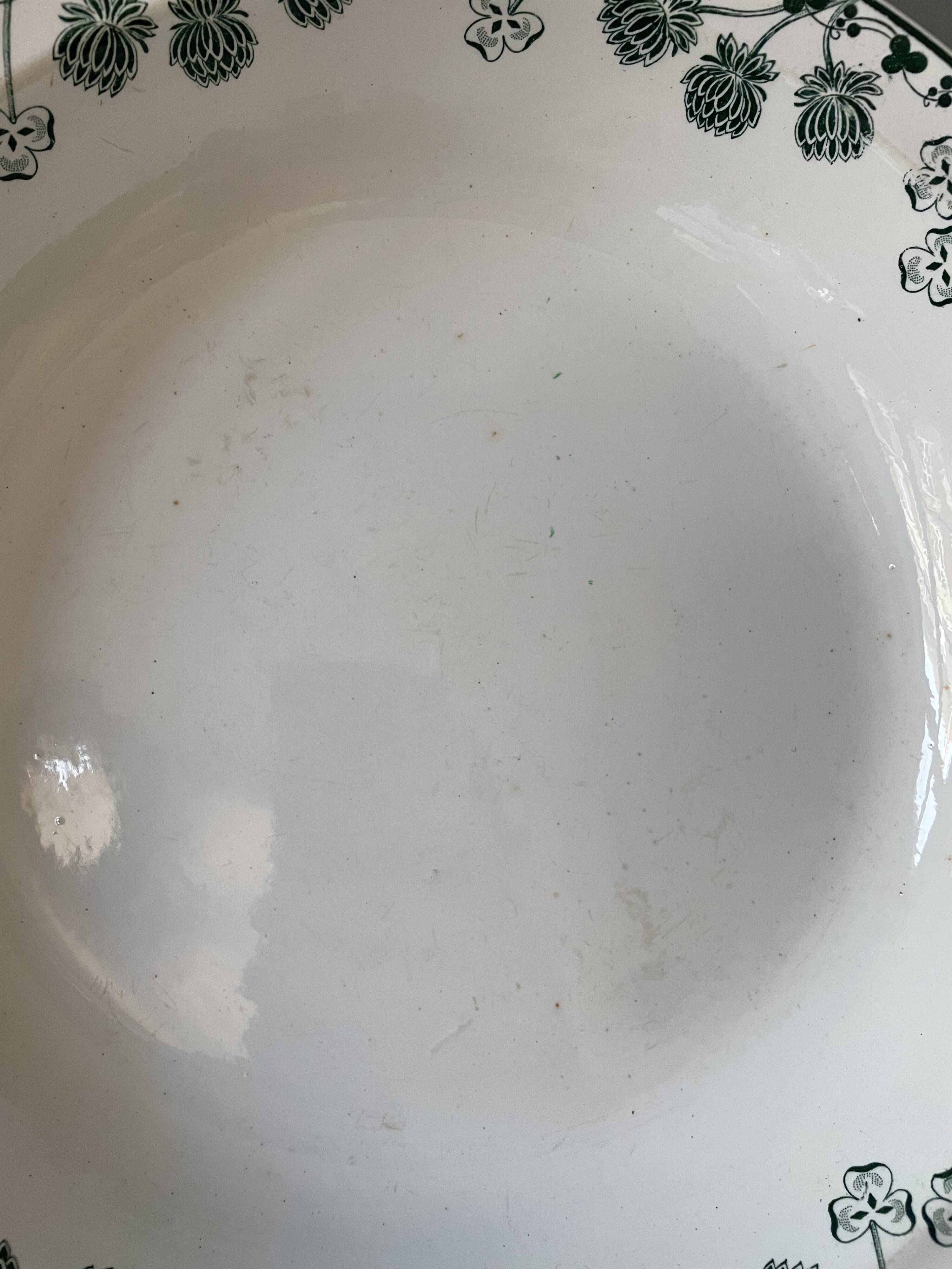 Set of 3 round dishes XIXth, Boch Frères Keramis, Trifolium model