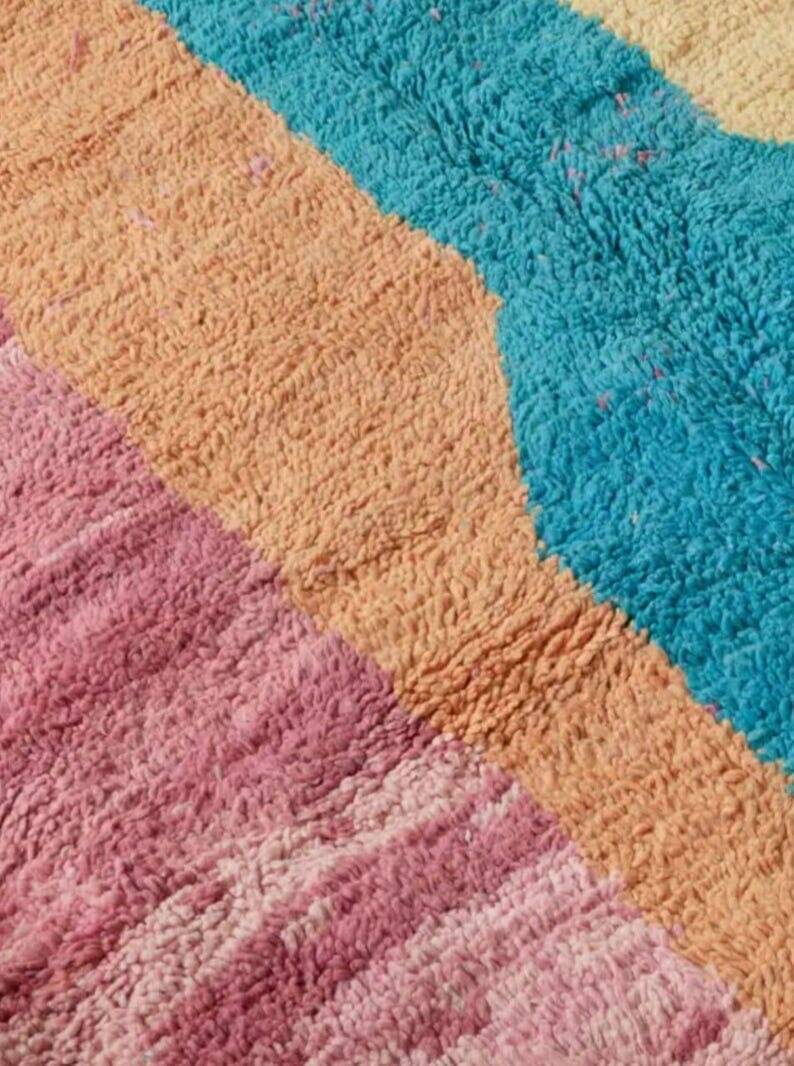 Traditional handmade Berber rug, size 200 x 250 cm