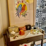 Toilet table