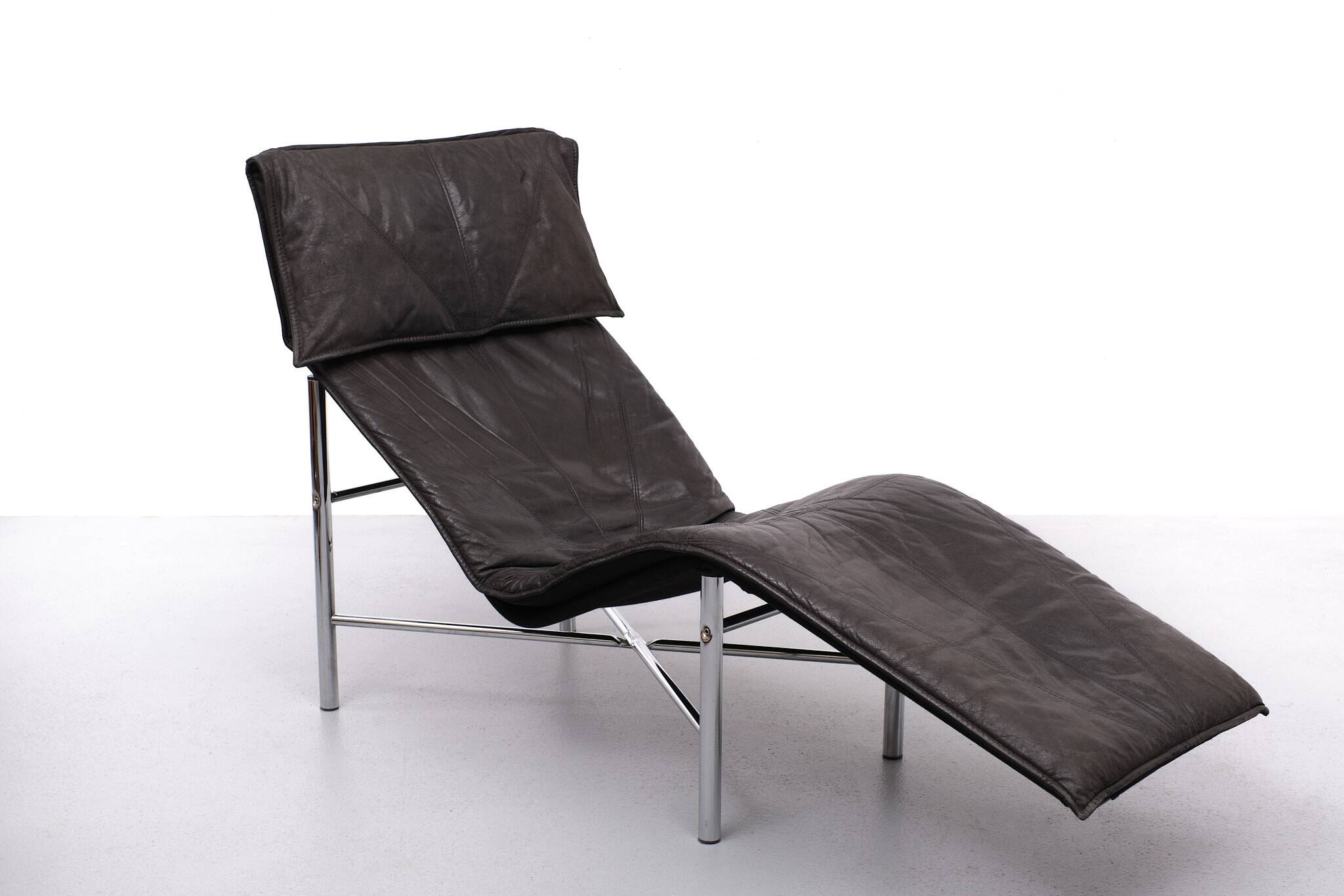 Leather chaises lougues by Tord Björklund for Ikea, 1980s