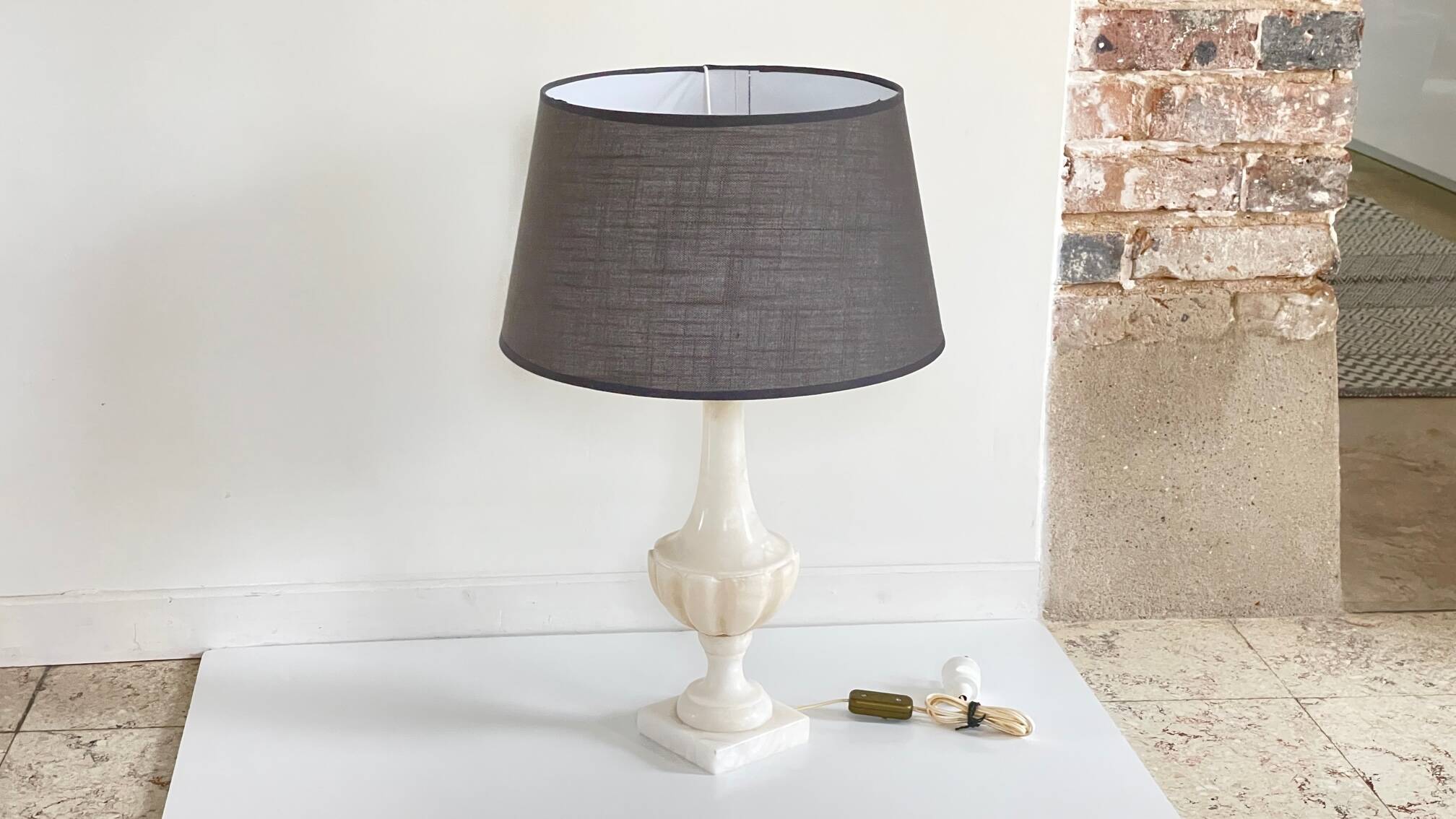 ALABASTER Stone LAMP Vintage MEDICIS Shape