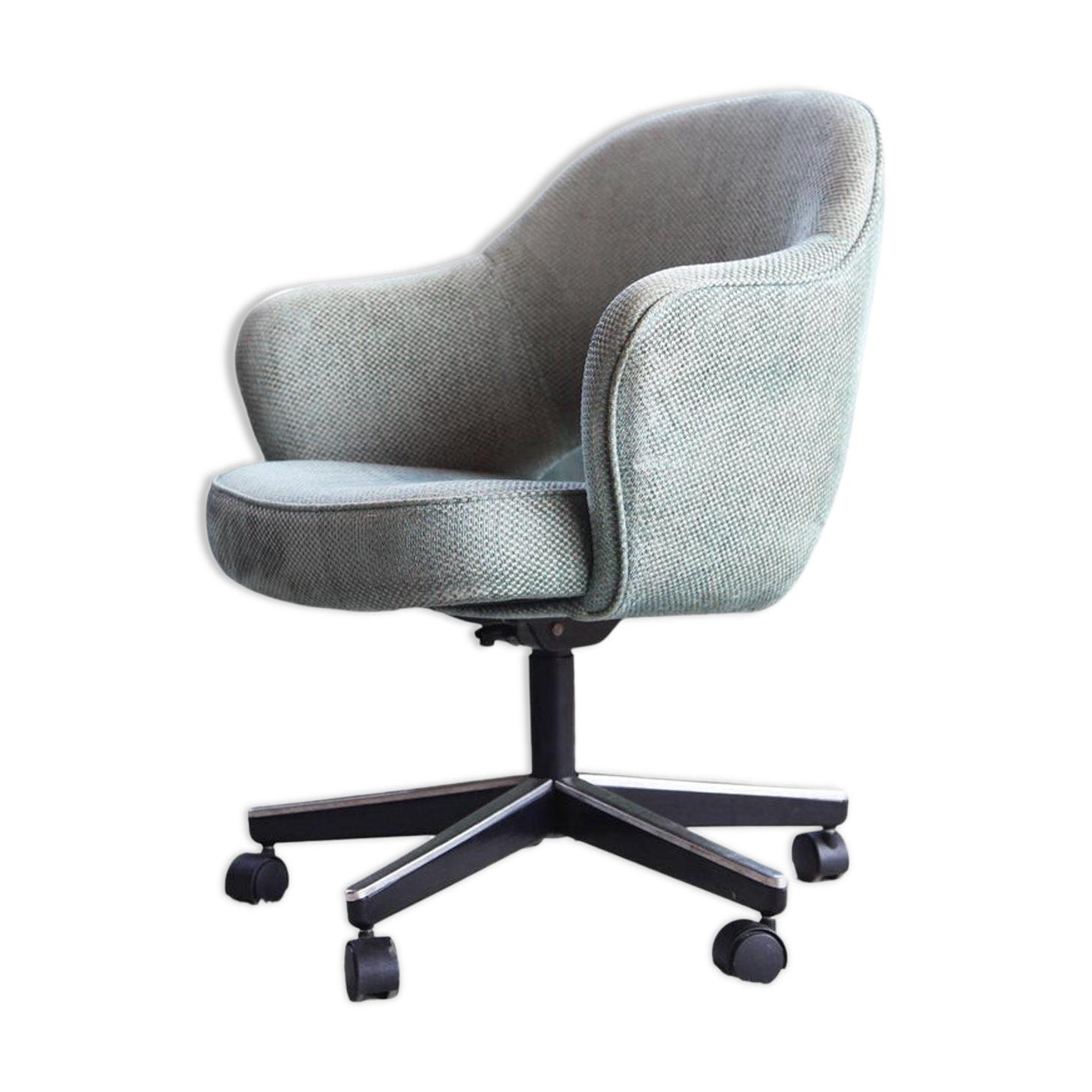 Knoll saarinen executive chair in original textile, swivel base