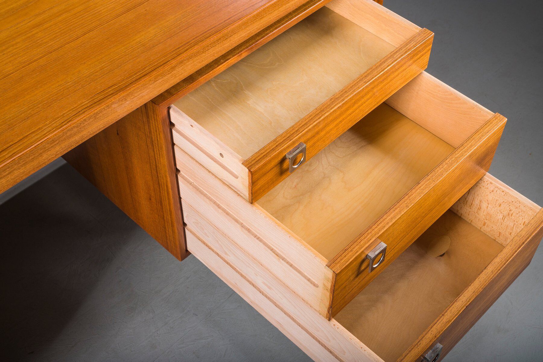Bureau exécutif danois en teck par Arne Vodder pour H.P. Hansen, années 1960