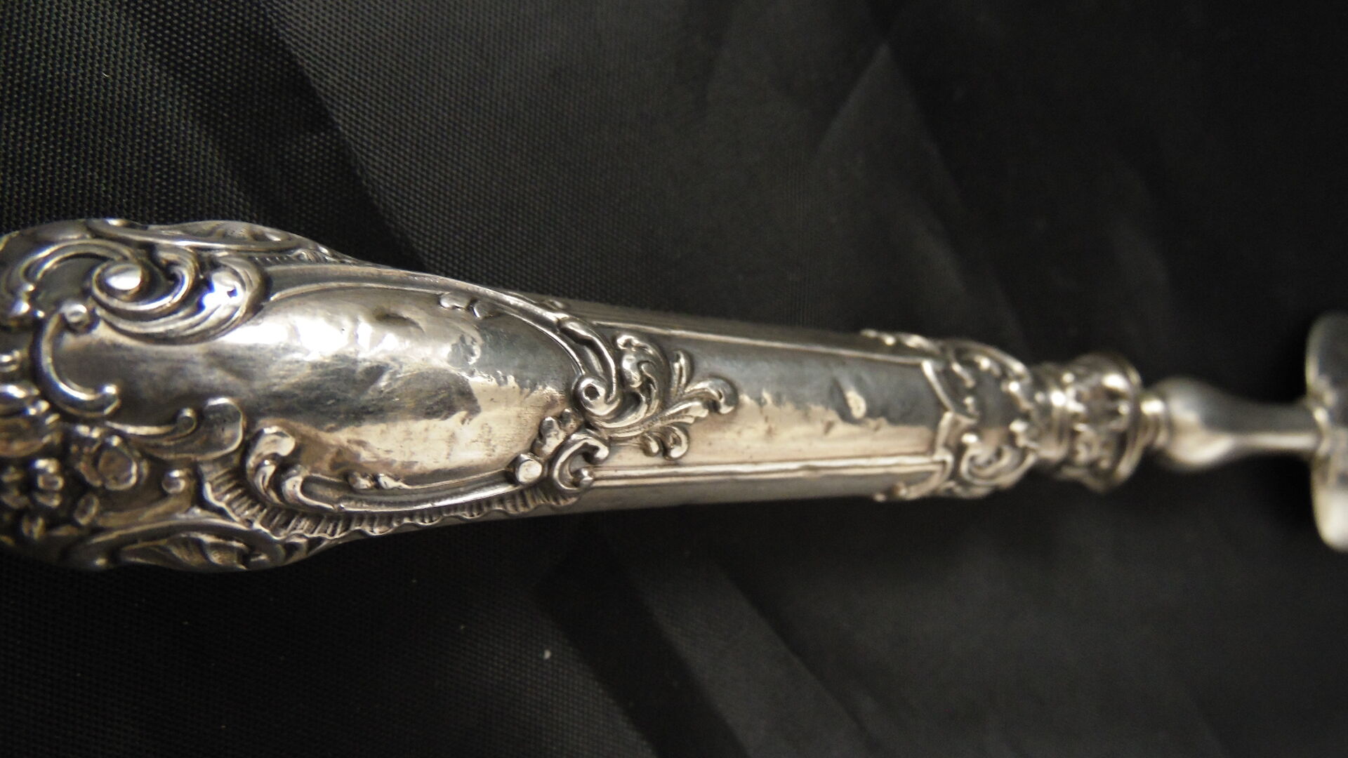 Solid silver foie gras shovel, pâté mignardise Rocaille XIXe Minerve 1st title