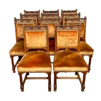 Ensemble de 11 chaises de style Louis XVI