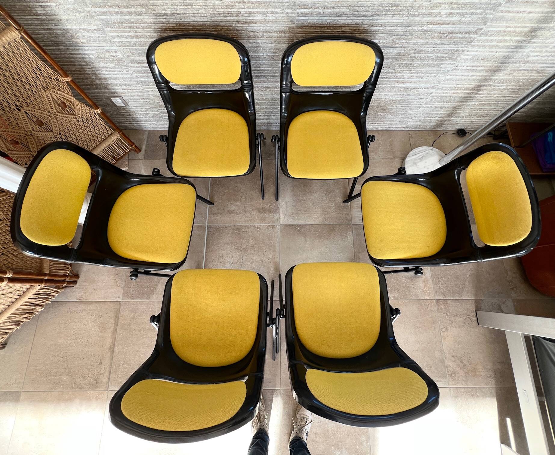 6 back chairs Emilio Ambasz & Giancarlo Peretti, yellow armchair