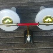 Vintage wall light from the 40s/50s with its two glass sconces on a brass support