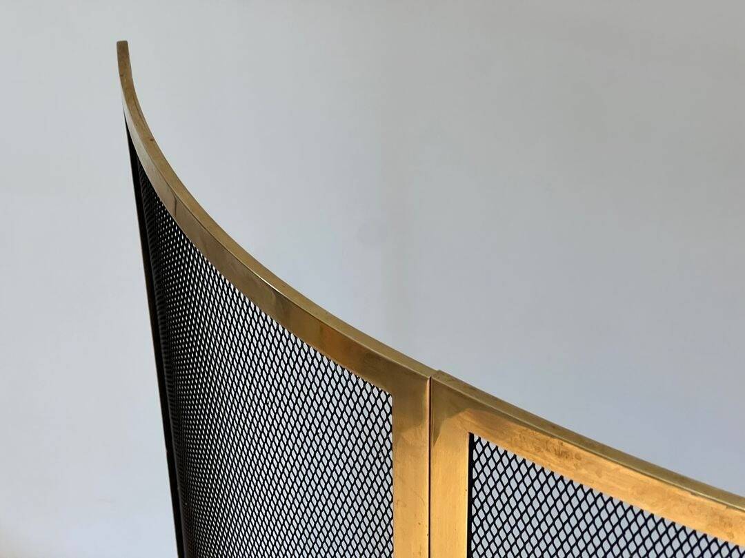 Curved Black Steel Mesh Fire Screen Design with Brass Frame