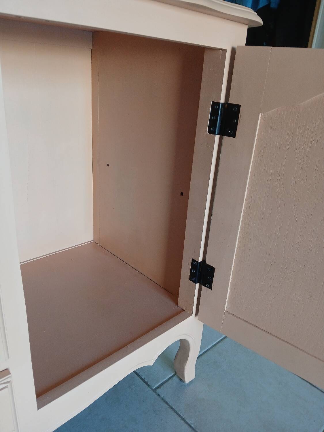 Peach-coloured TV unit