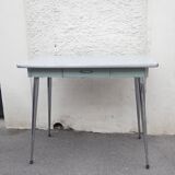 Formica table pattern water green
