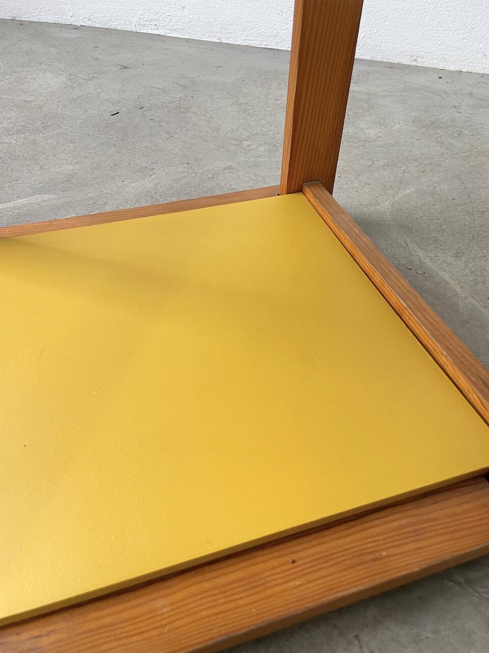 Bedside “cube” side table in pine DLG Regain