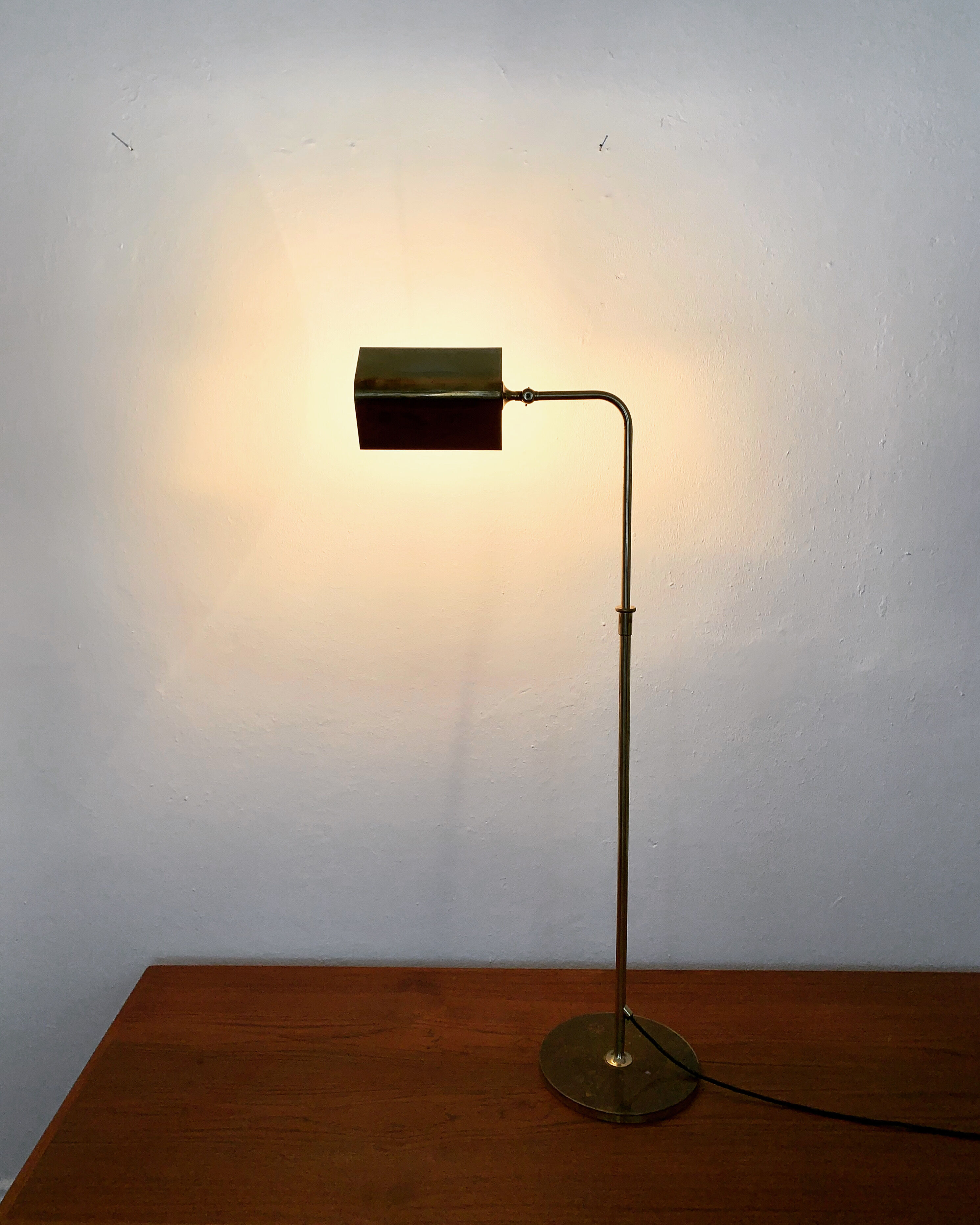 1970s adjustable brass floor lamp by Florian Schulz
