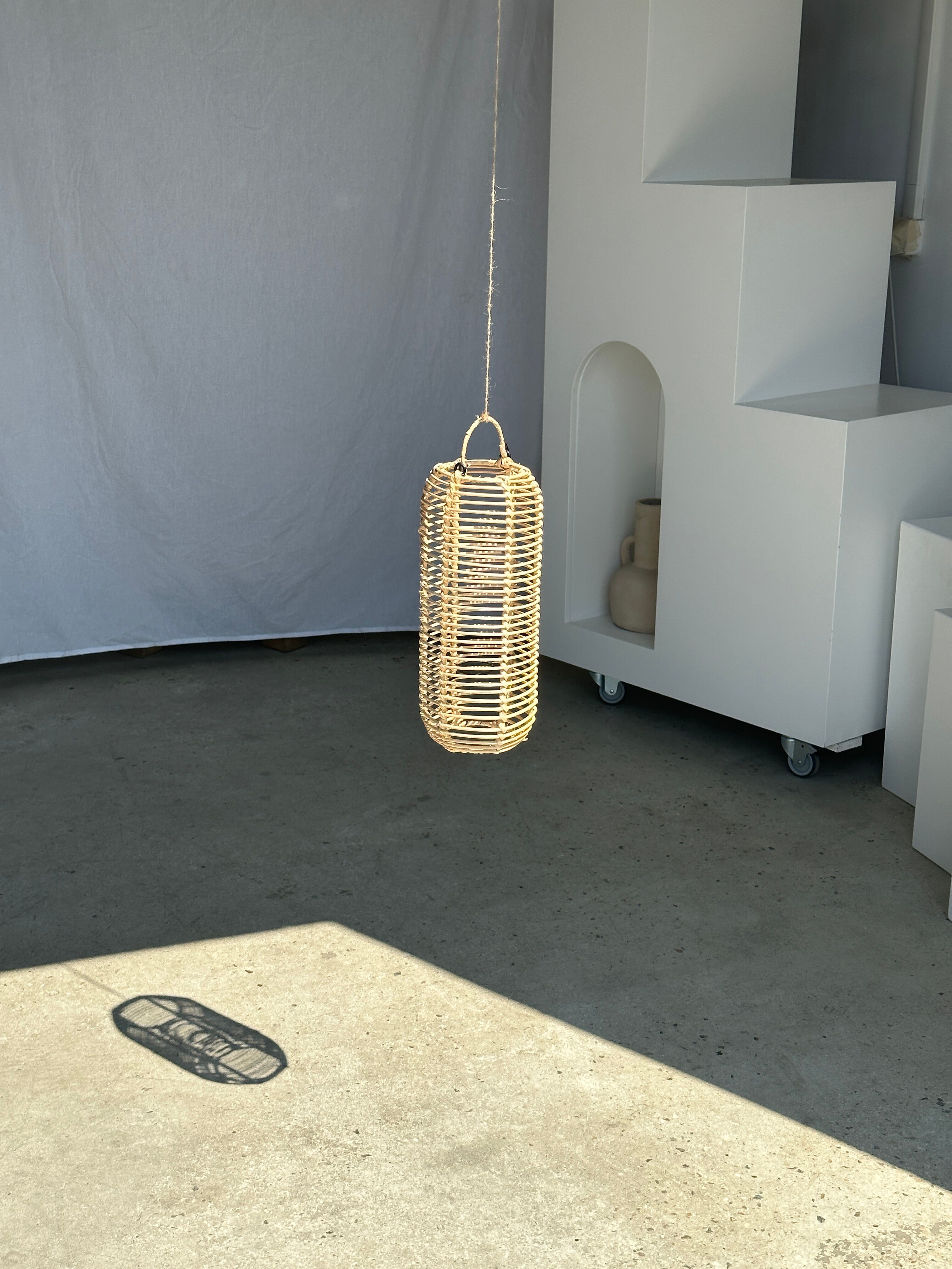 Small lantern-shaped rattan suspension H35 D15