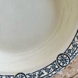 Duo of iron earth dishes