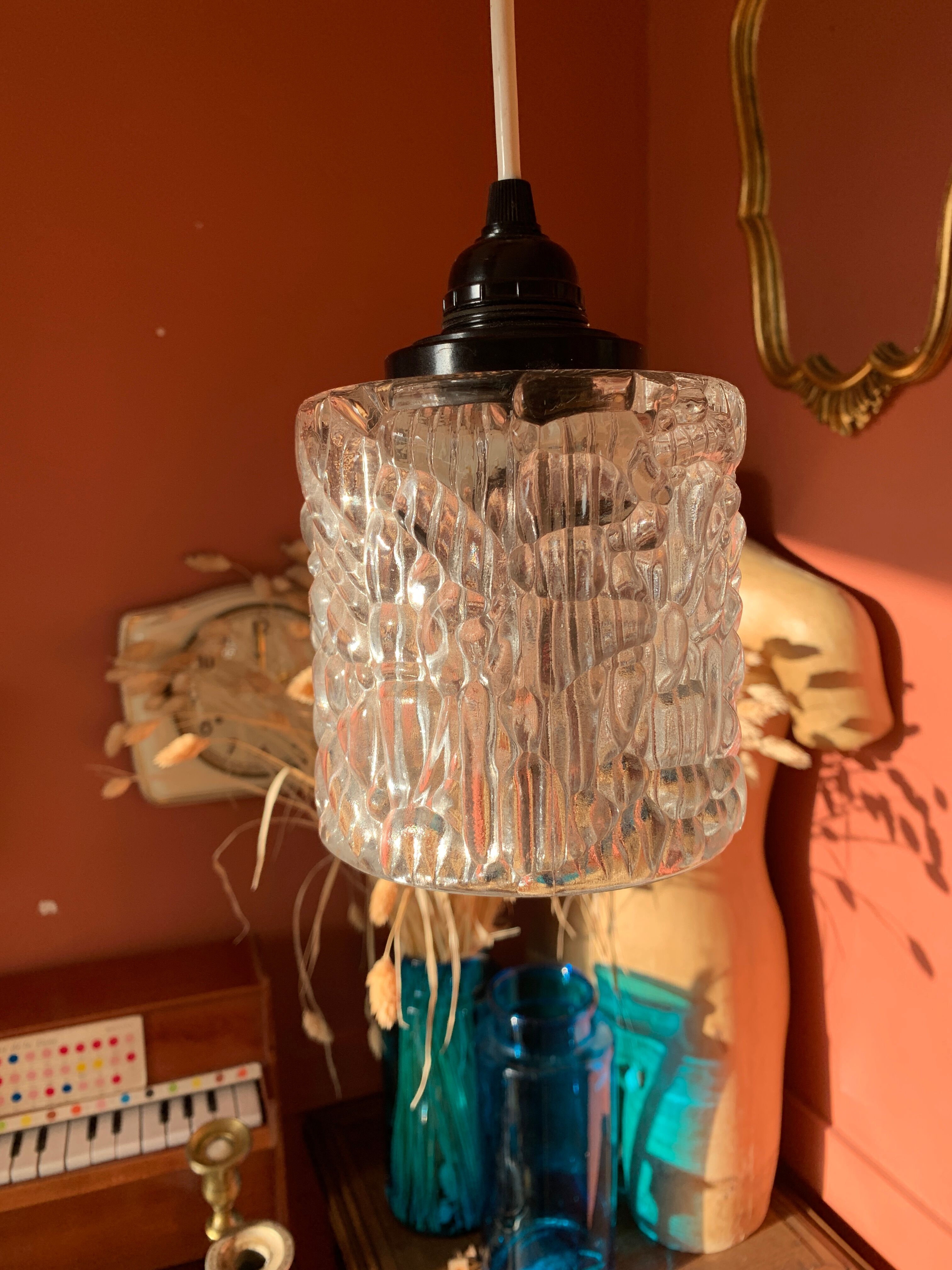 Hanging lamp moulded glass