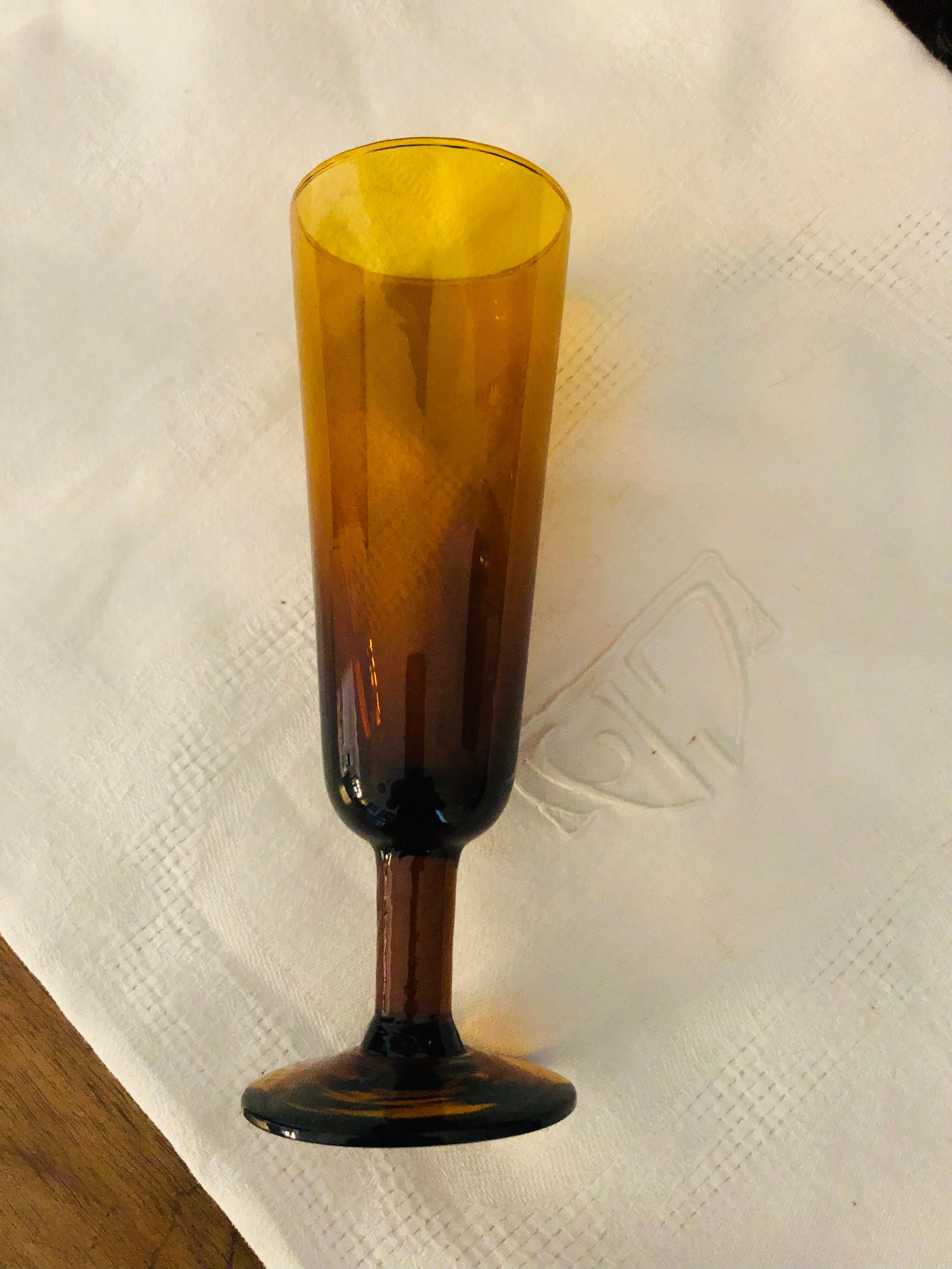 Flutes à champagne ambrées