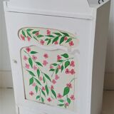 Wall cabinet